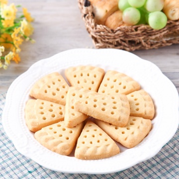 自营百股 沃尔克斯 三角形黄油酥饼 150g